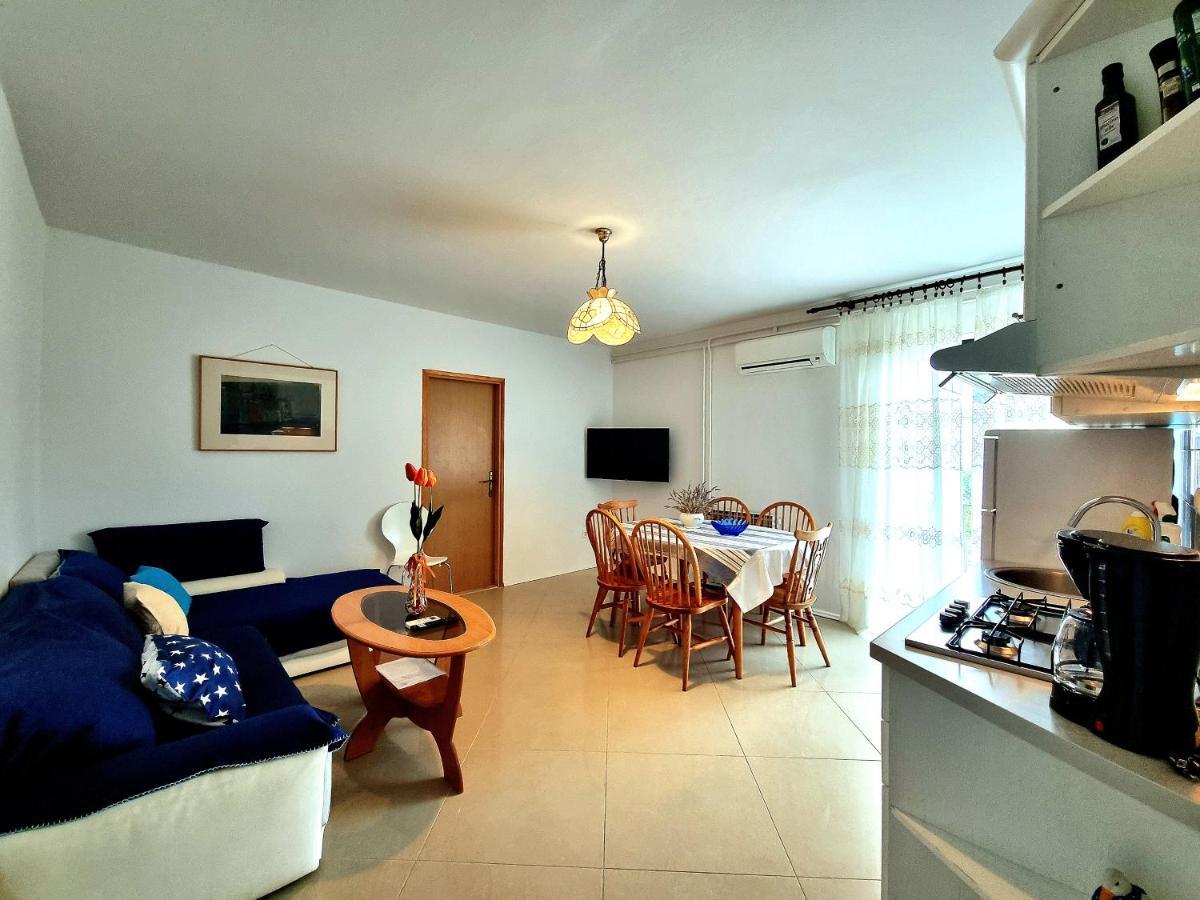 Apartments Zonta 800 M From Beach Rovinj Exterior foto